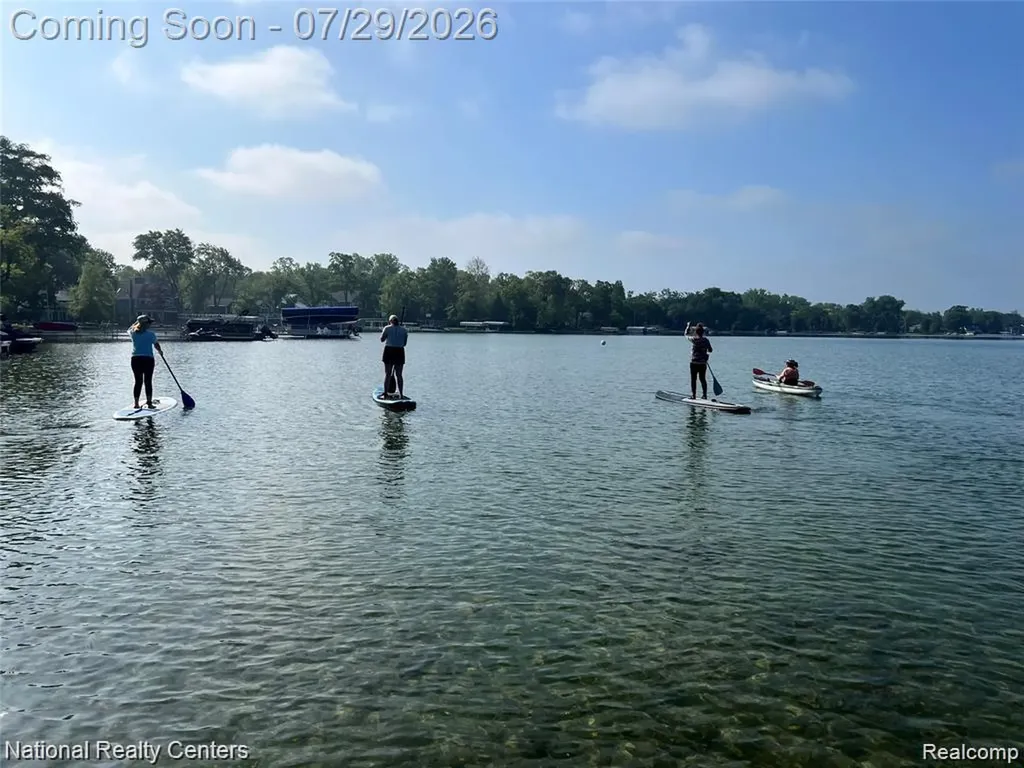 1919 Portpool Court West Bloomfield Charter Township MI 48324