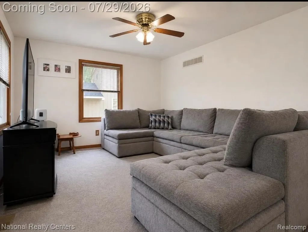 1919 Portpool Court West Bloomfield Charter Township MI 48324