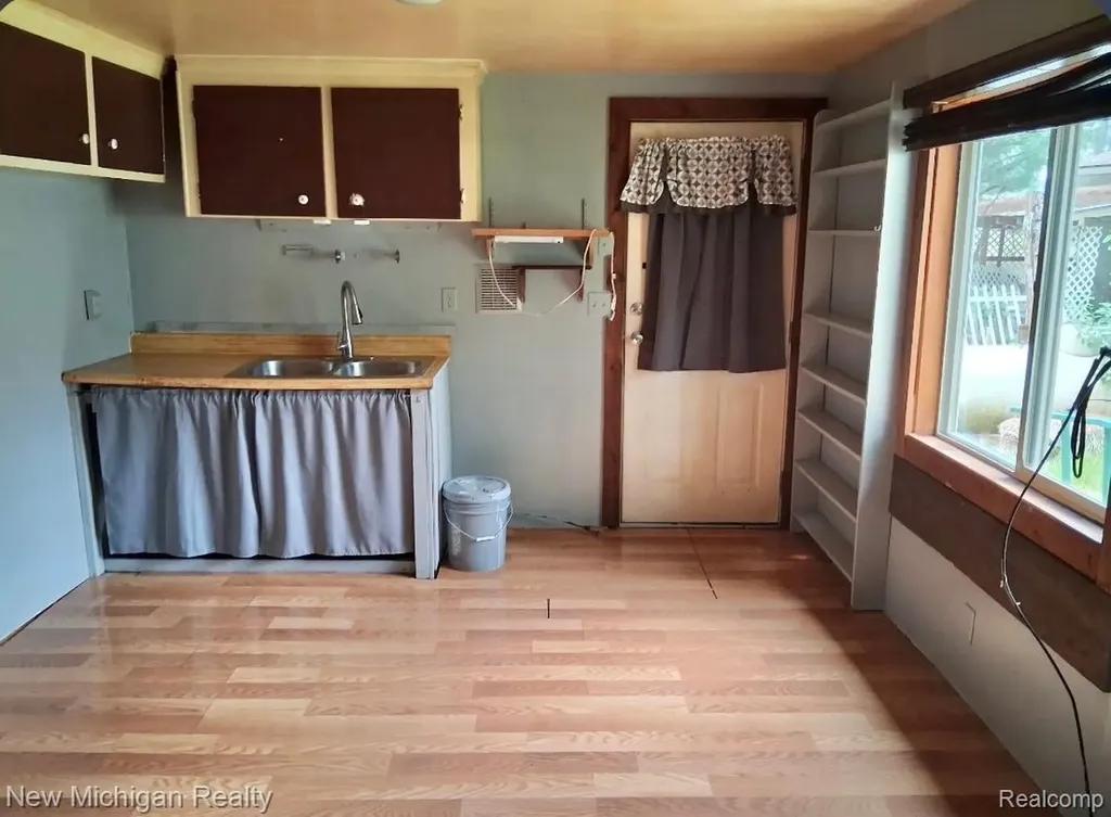 208 Hickory Street Hay Township MI 48624