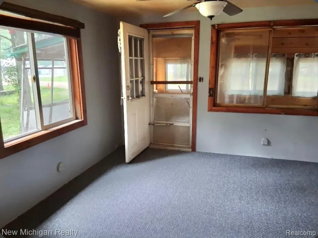 208 Hickory Street Hay Township MI 48624