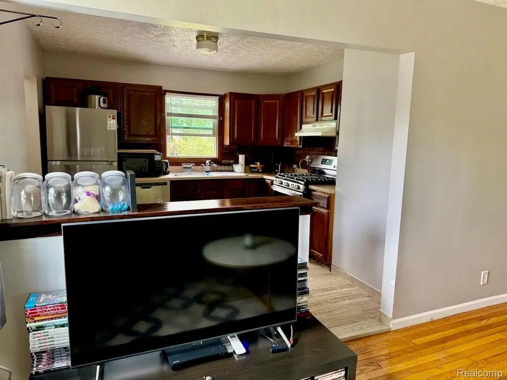 522 Hudson Street Ypsilanti Charter Township MI 48198