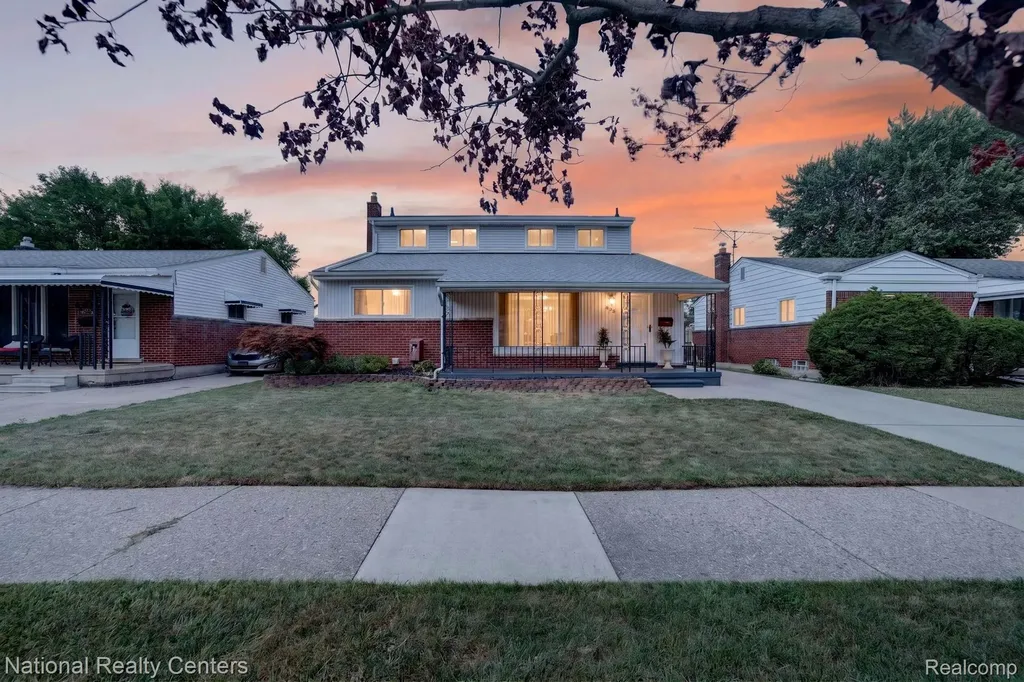 833 Bernie Lane Madison Heights City MI 48071