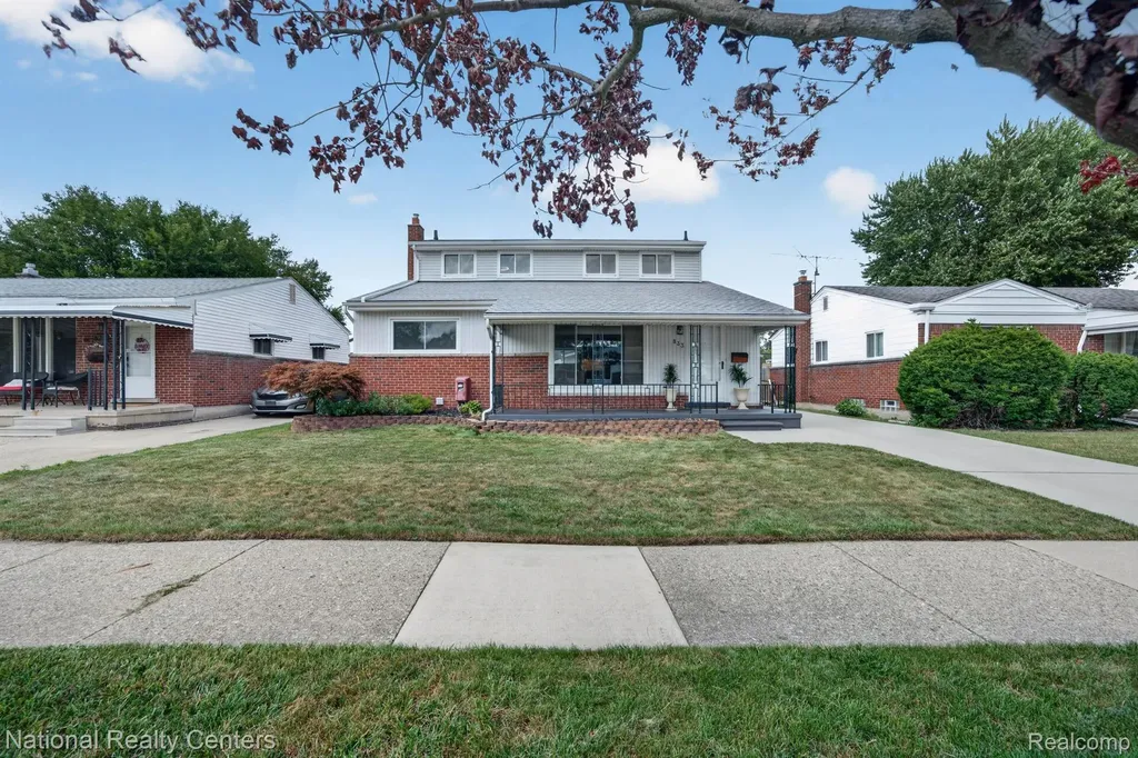 833 Bernie Lane Madison Heights City MI 48071