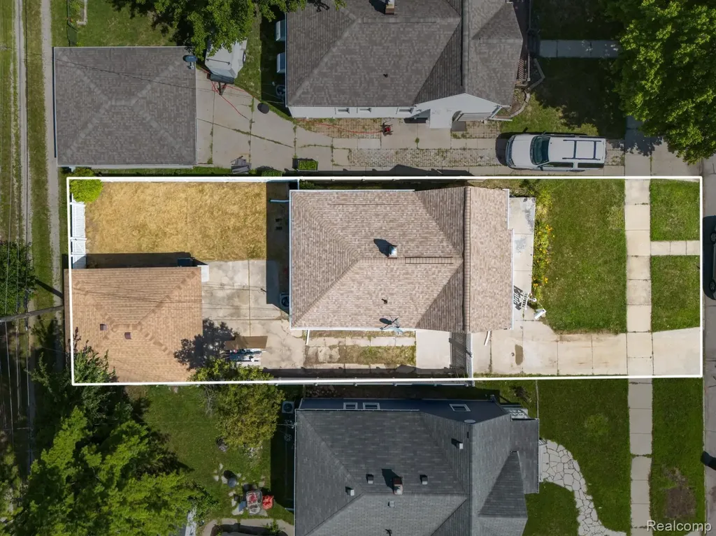 2104 Electric Street Wyandotte City MI 48192