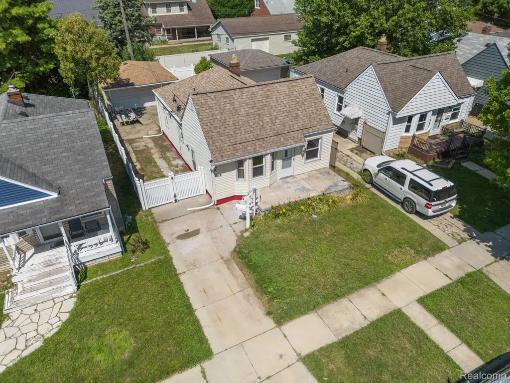 2104 Electric Street Wyandotte City MI 48192