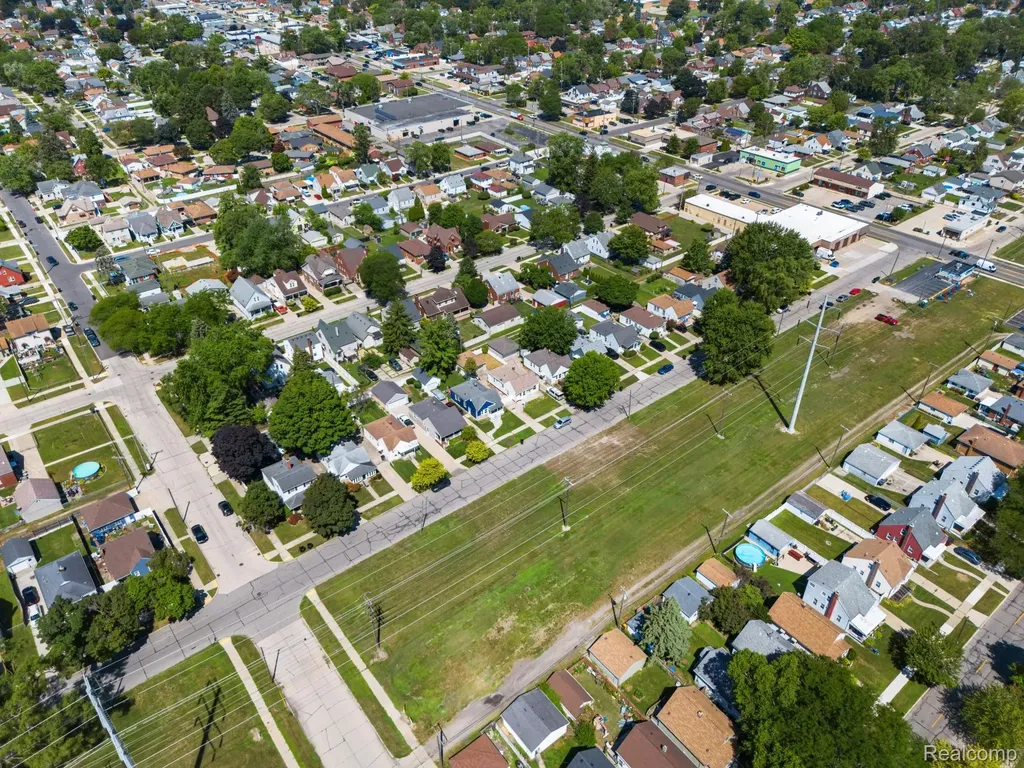 2104 Electric Street Wyandotte City MI 48192