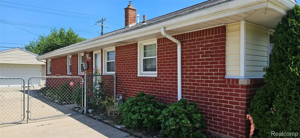 18159 Matthews Street Riverview City MI 48193