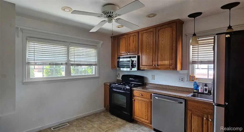 18159 Matthews Street Riverview City MI 48193
