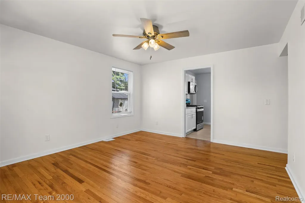 4191 Burns Avenue Lincoln Park City MI 48146