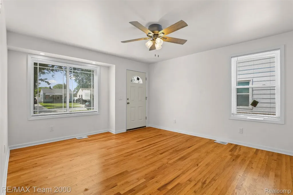 4191 Burns Avenue Lincoln Park City MI 48146