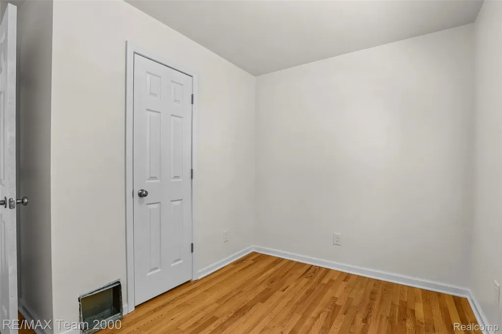 4191 Burns Avenue Lincoln Park City MI 48146