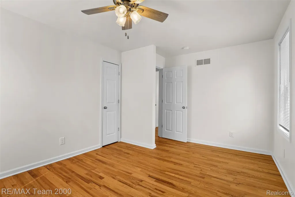 4191 Burns Avenue Lincoln Park City MI 48146