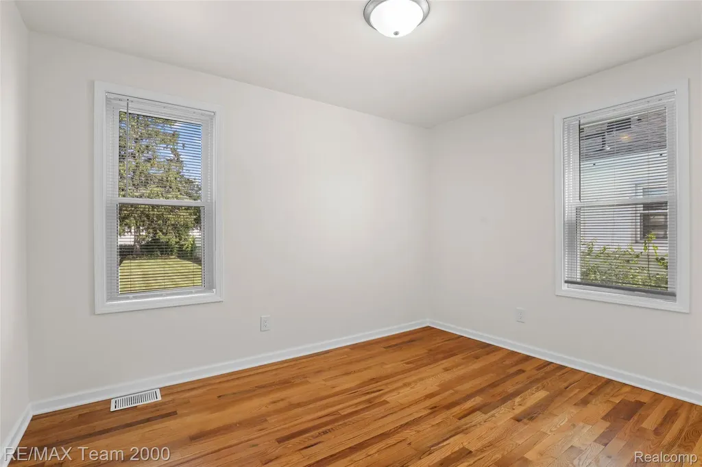 4191 Burns Avenue Lincoln Park City MI 48146