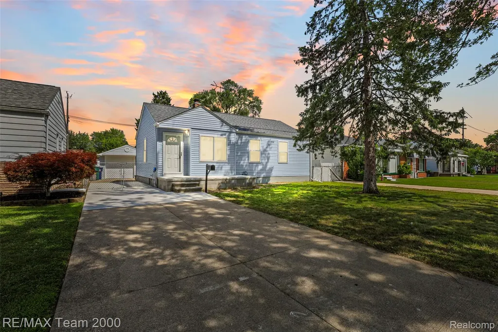 4191 Burns Avenue Lincoln Park City MI 48146