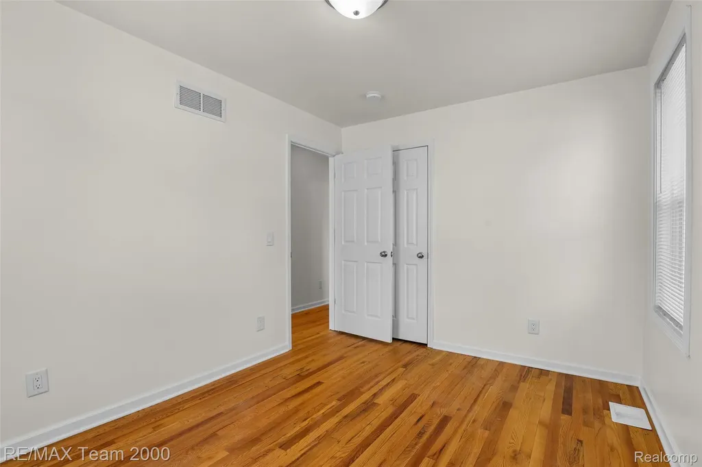 4191 Burns Avenue Lincoln Park City MI 48146