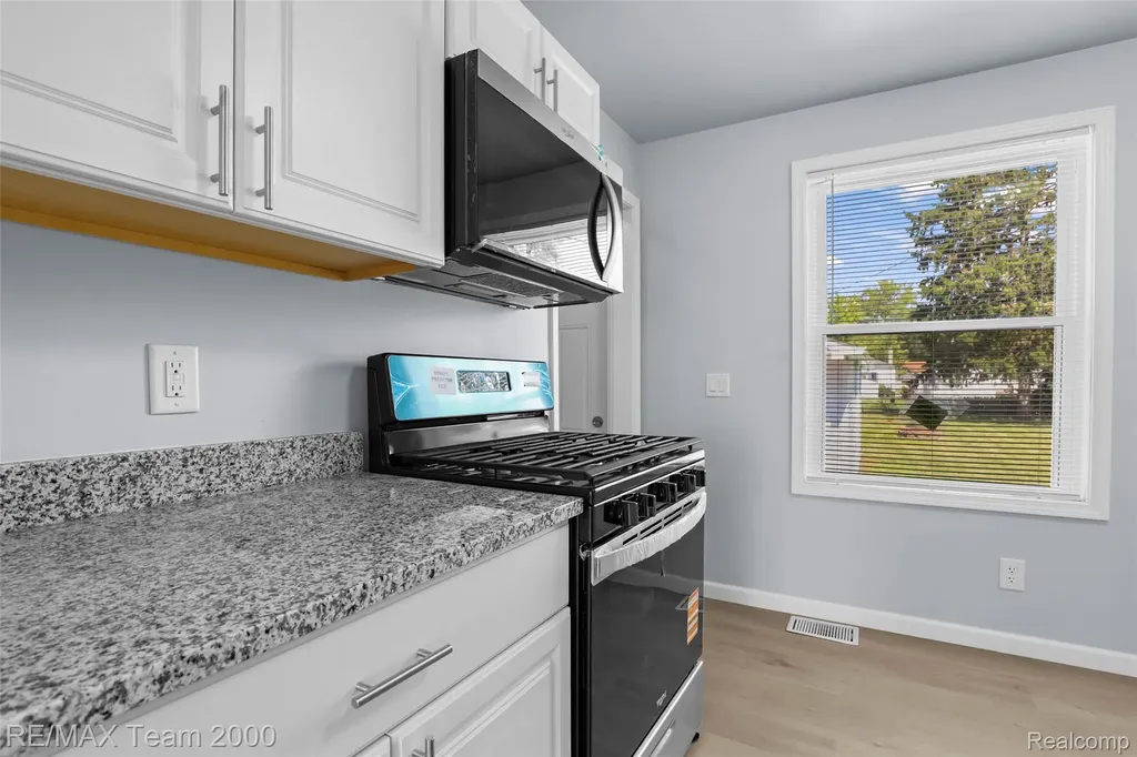 4191 Burns Avenue Lincoln Park City MI 48146