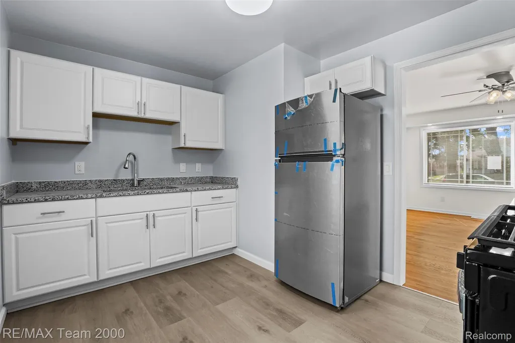 4191 Burns Avenue Lincoln Park City MI 48146
