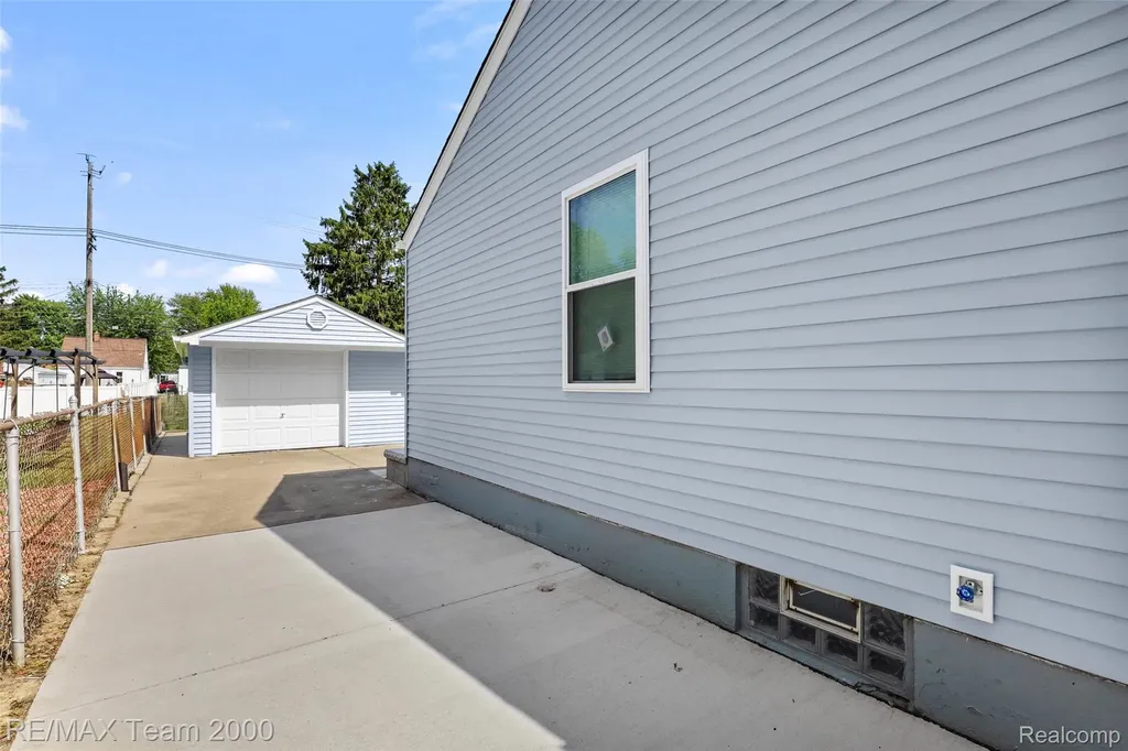 4191 Burns Avenue Lincoln Park City MI 48146
