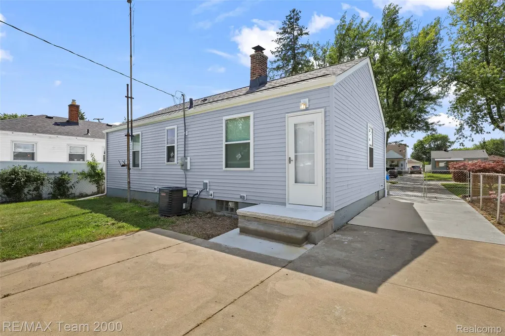 4191 Burns Avenue Lincoln Park City MI 48146