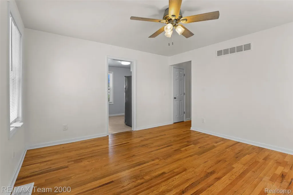 4191 Burns Avenue Lincoln Park City MI 48146