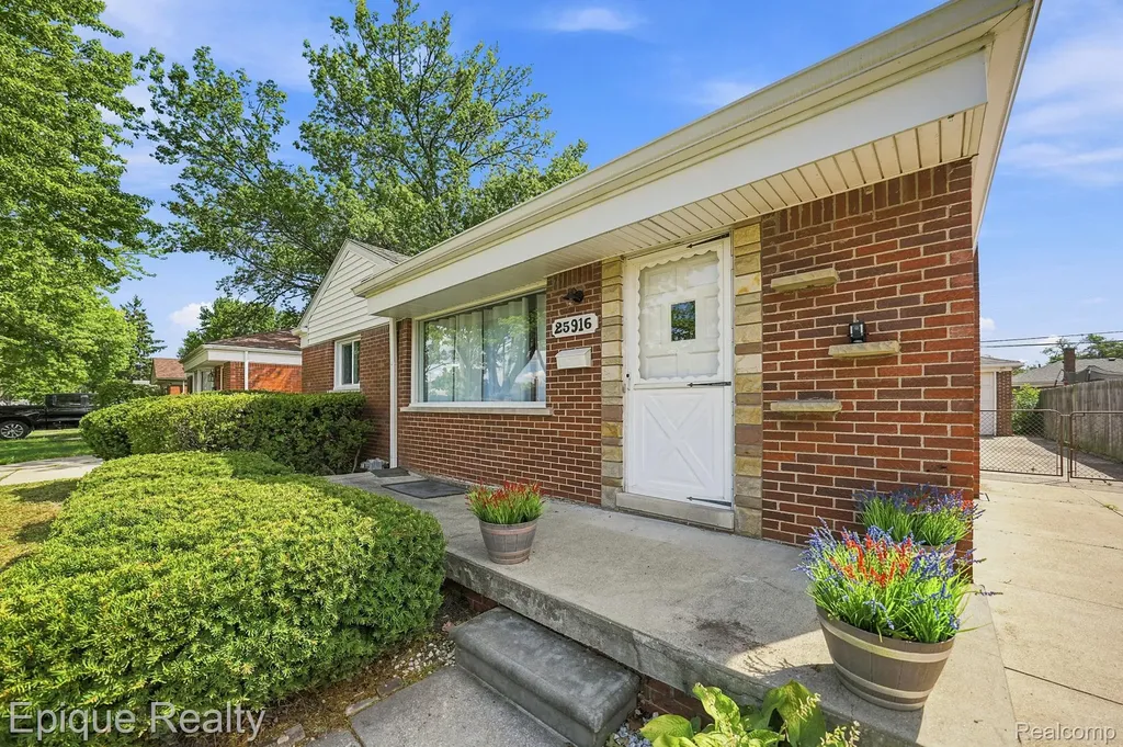 25916 Cubberness Street St. Clair Shores City MI 48081