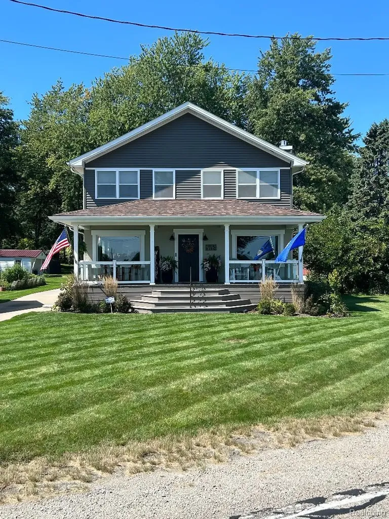 1018 River Road Marysville City MI 48040