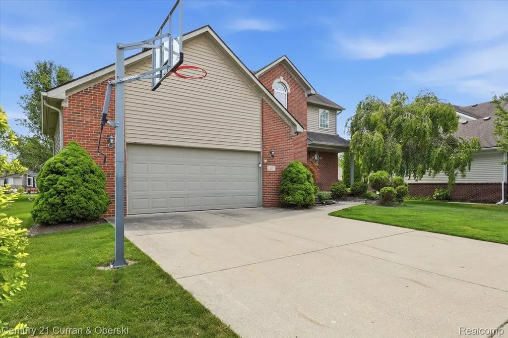 23537 Crescent Ridge Drive Huron Charter Township MI 48164