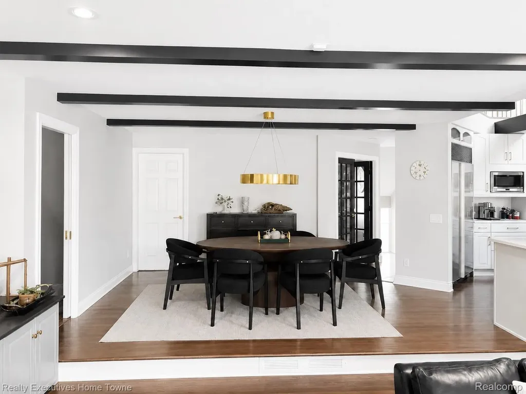 1395 Country Club Road Bloomfield Charter Township MI 48304