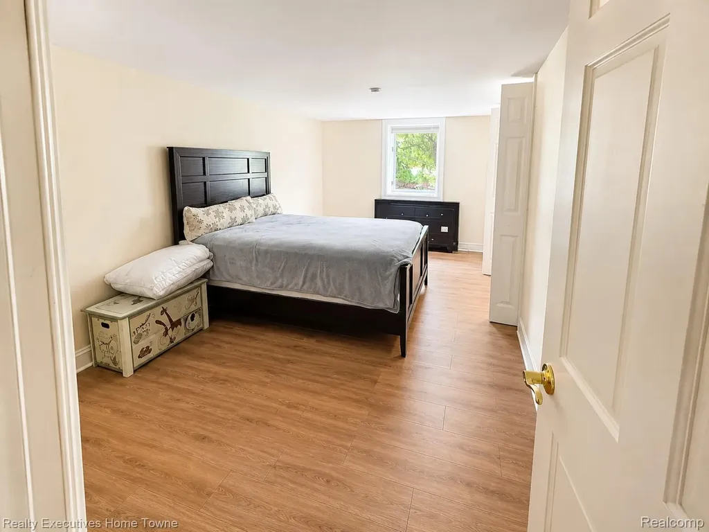 1395 Country Club Road Bloomfield Charter Township MI 48304