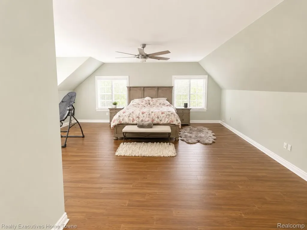 1395 Country Club Road Bloomfield Charter Township MI 48304
