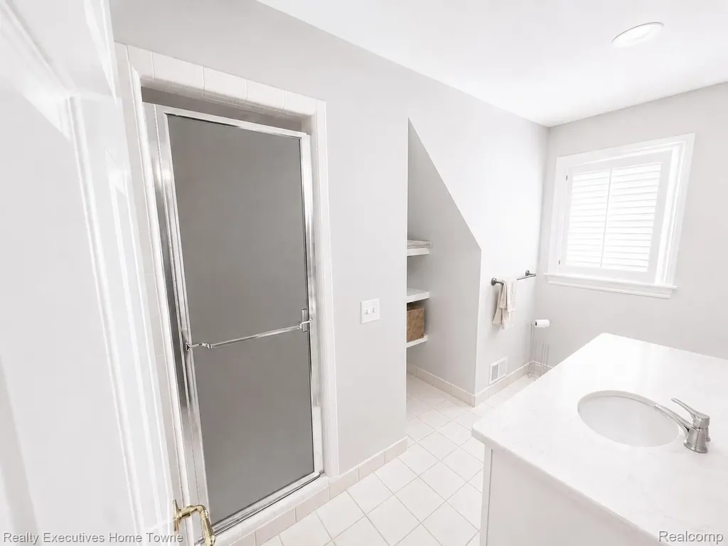 1395 Country Club Road Bloomfield Charter Township MI 48304