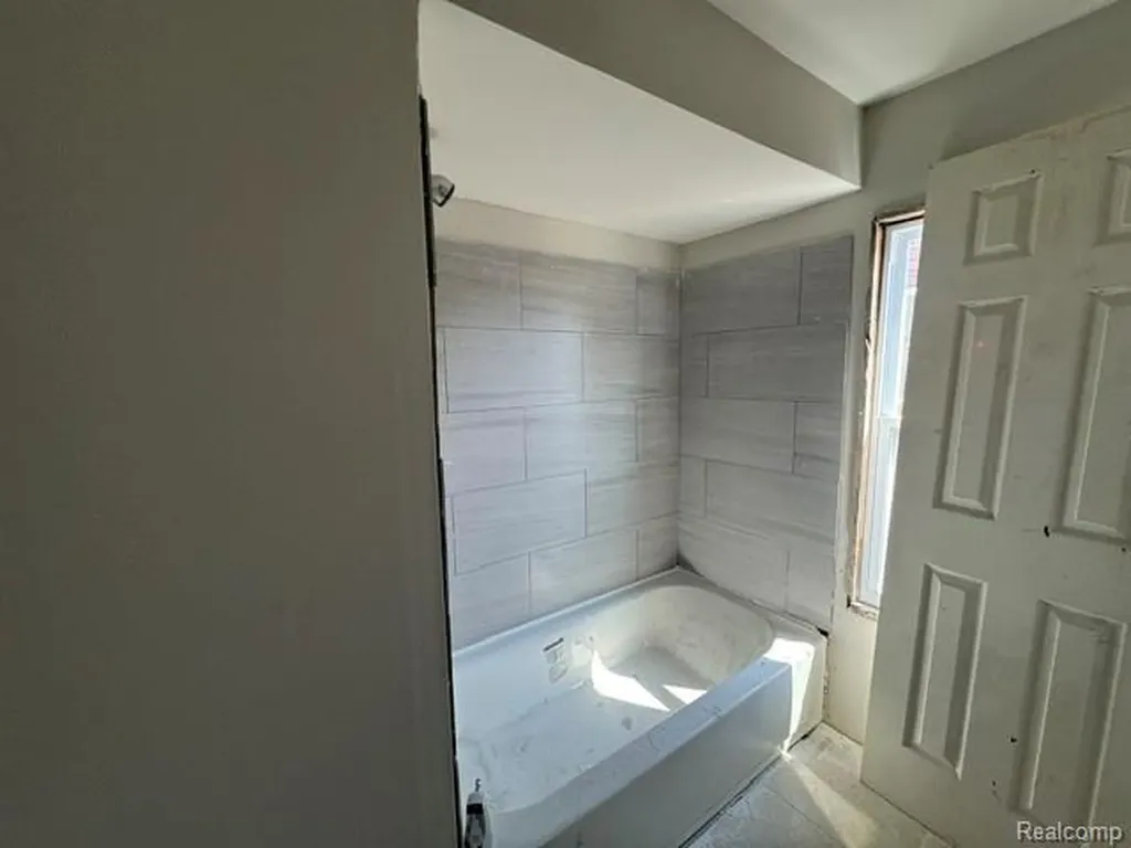 13313 Rosemary Street Detroit City MI 48213
