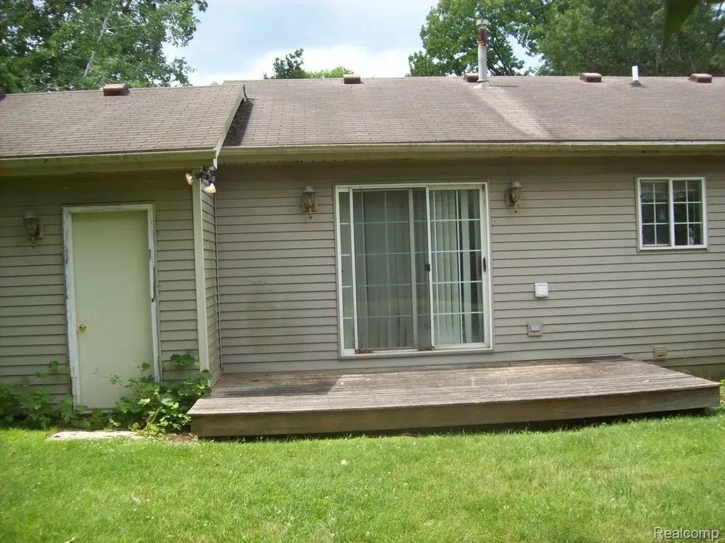 3030 Thomas Road Oxford Charter Township MI 48371