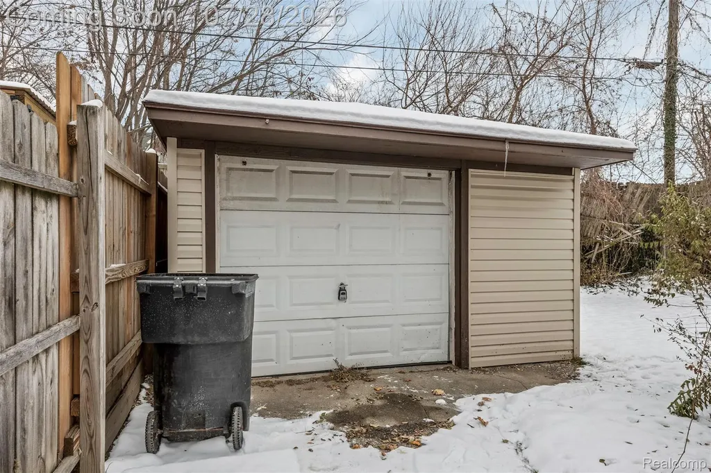 13542 Dolphin Street Detroit City MI 48223