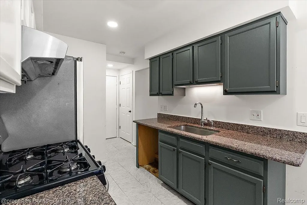 3173 Hidden Ridge Drive Waterford Charter Township MI 48328