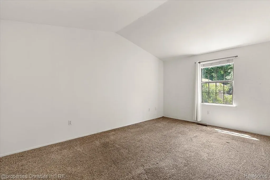 3173 Hidden Ridge Drive Waterford Charter Township MI 48328