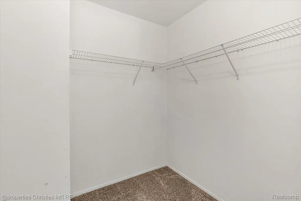 3173 Hidden Ridge Drive Waterford Charter Township MI 48328