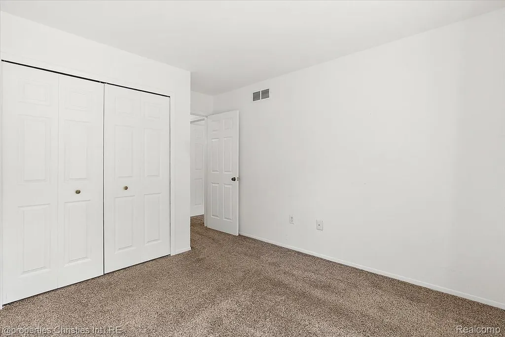 3173 Hidden Ridge Drive Waterford Charter Township MI 48328