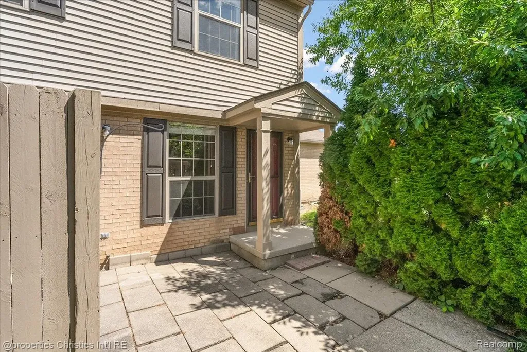3173 Hidden Ridge Drive Waterford Charter Township MI 48328