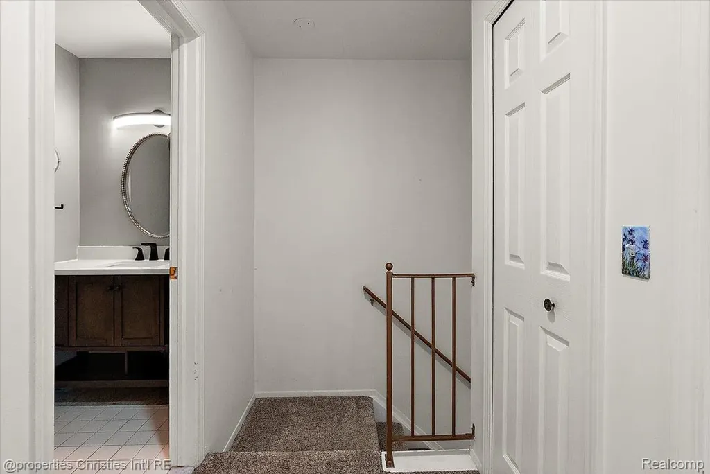3173 Hidden Ridge Drive Waterford Charter Township MI 48328