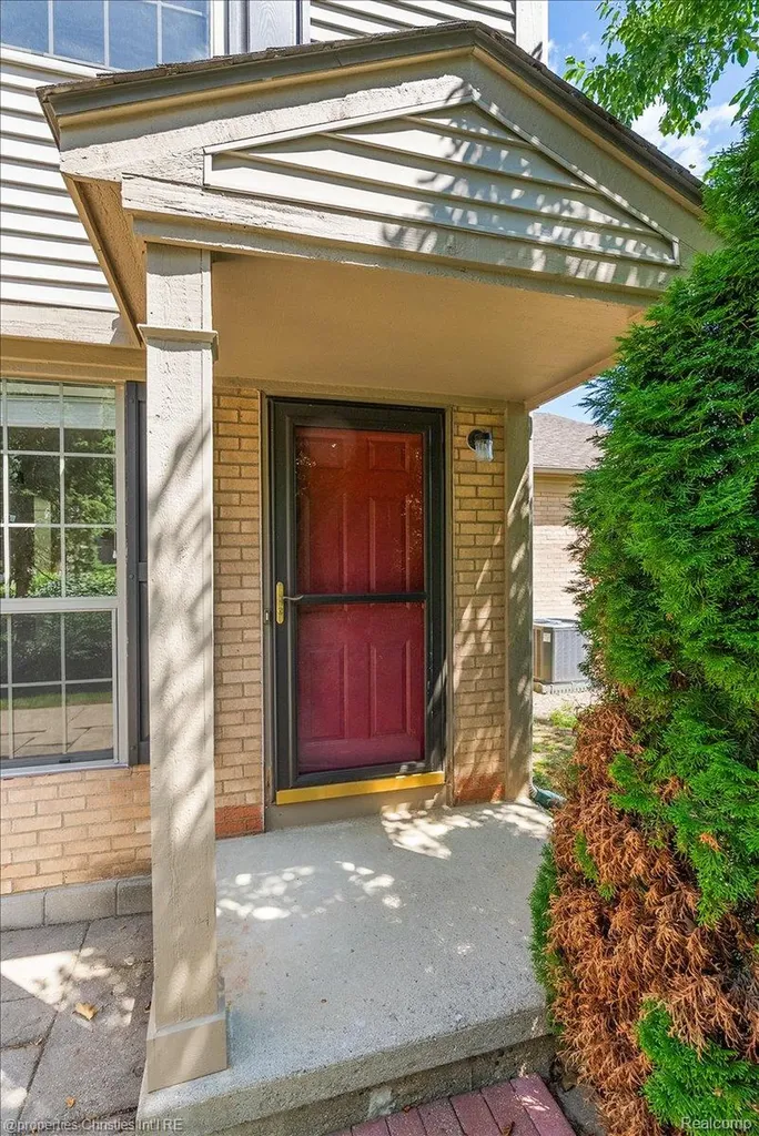 3173 Hidden Ridge Drive Waterford Charter Township MI 48328