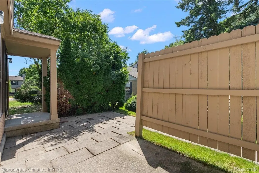 3173 Hidden Ridge Drive Waterford Charter Township MI 48328