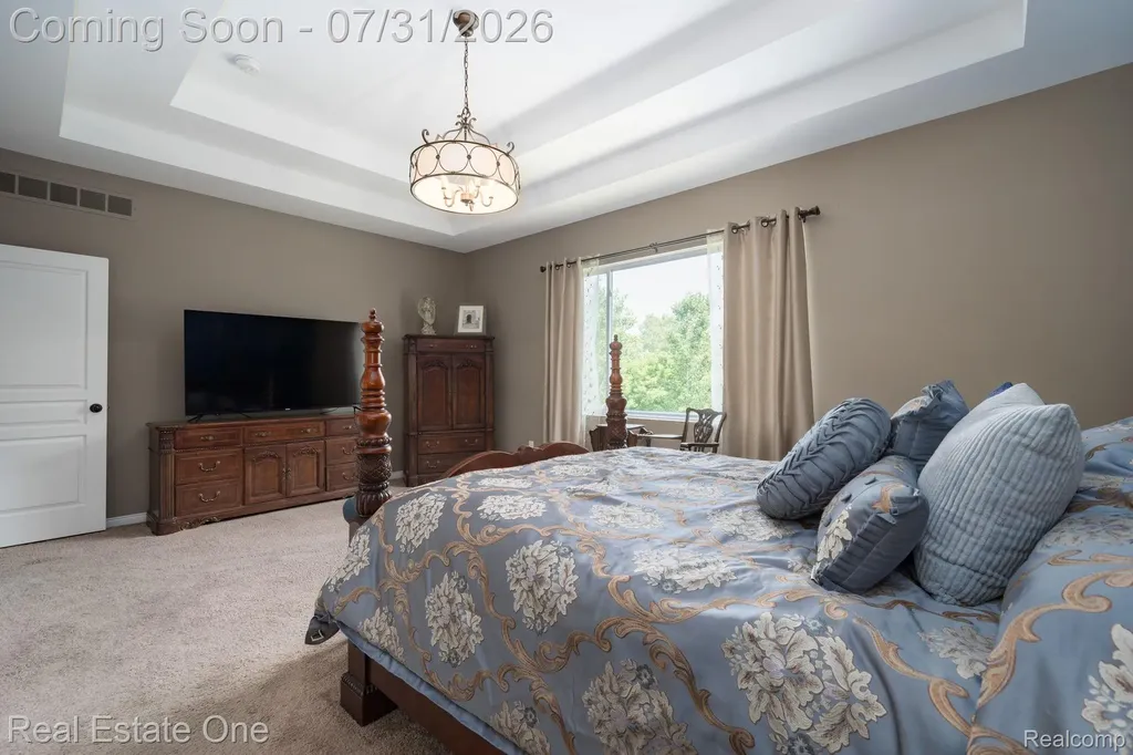 294 Golfside Drive Oxford Charter Township MI 48371