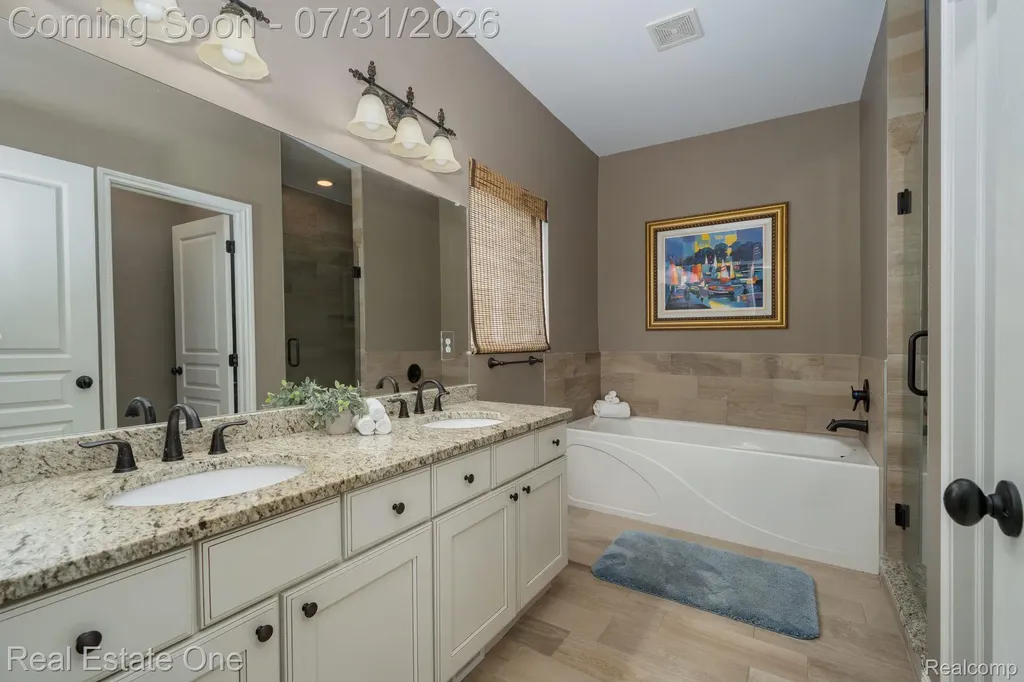 294 Golfside Drive Oxford Charter Township MI 48371
