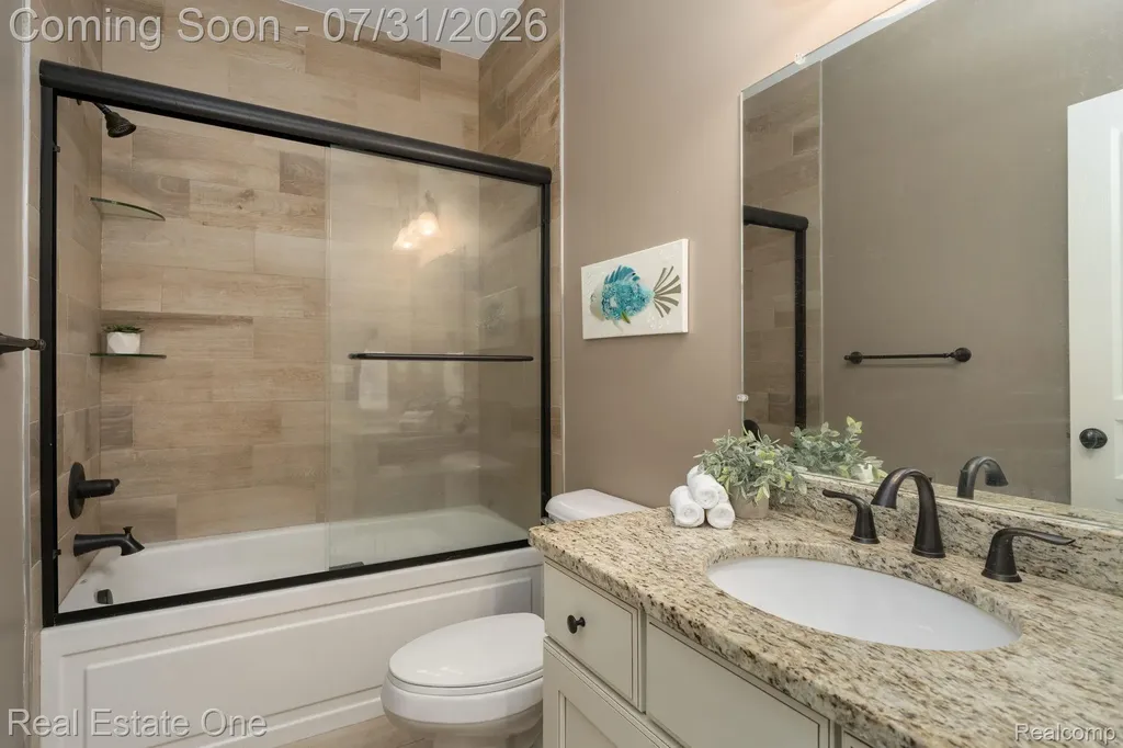 294 Golfside Drive Oxford Charter Township MI 48371