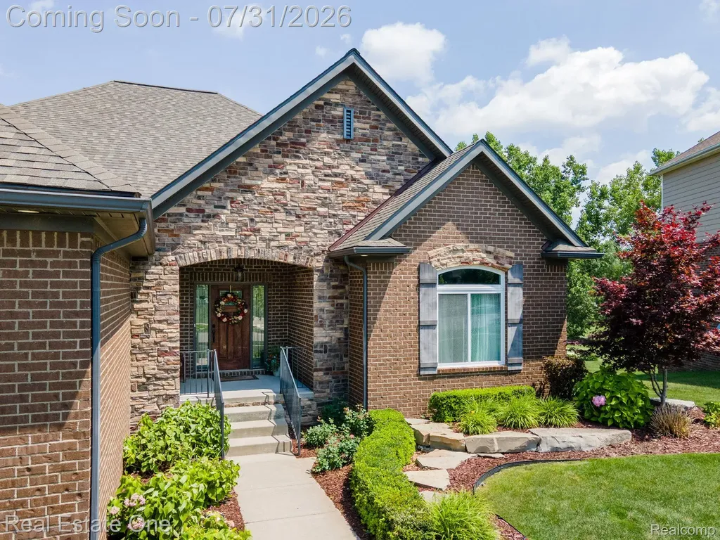294 Golfside Drive Oxford Charter Township MI 48371