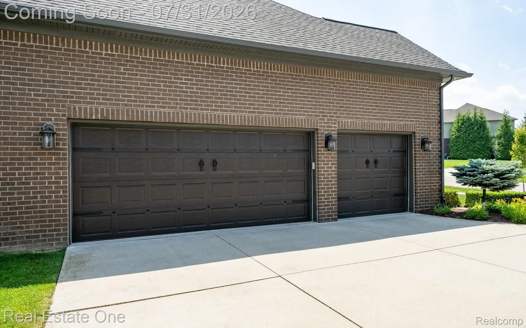 294 Golfside Drive Oxford Charter Township MI 48371