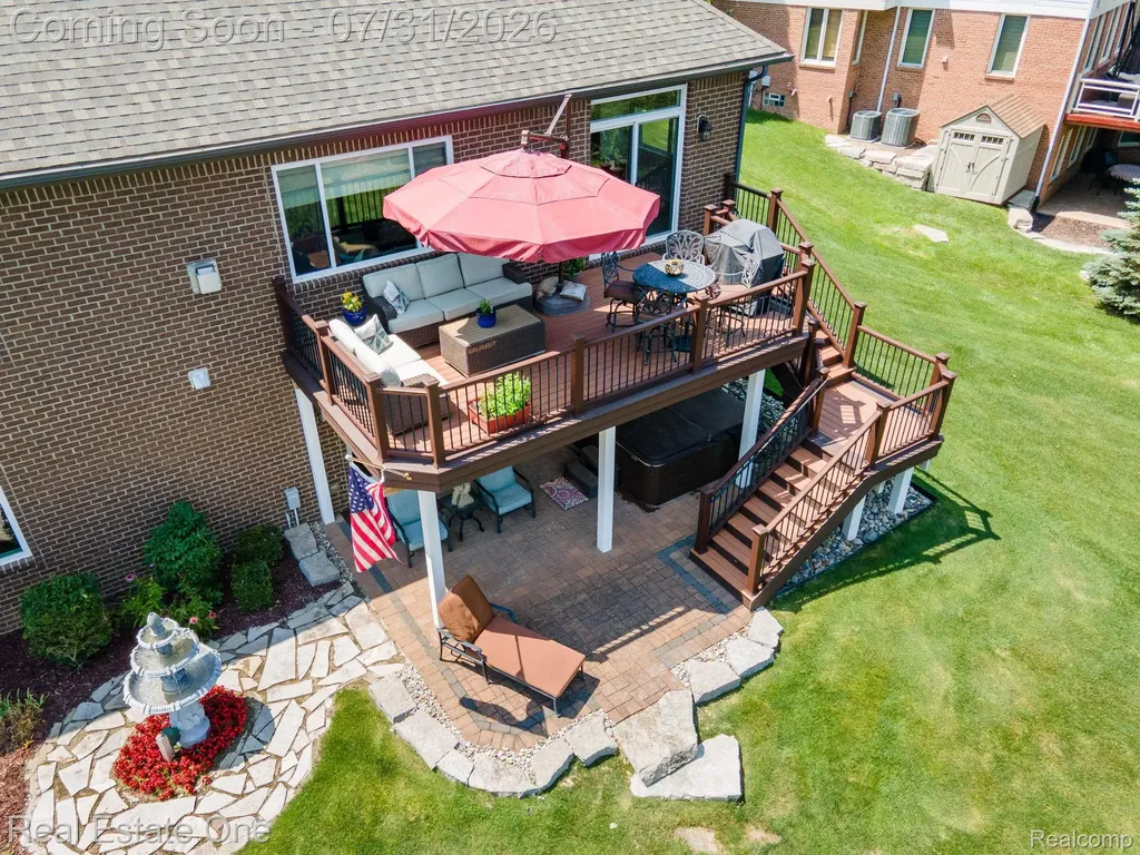 294 Golfside Drive Oxford Charter Township MI 48371