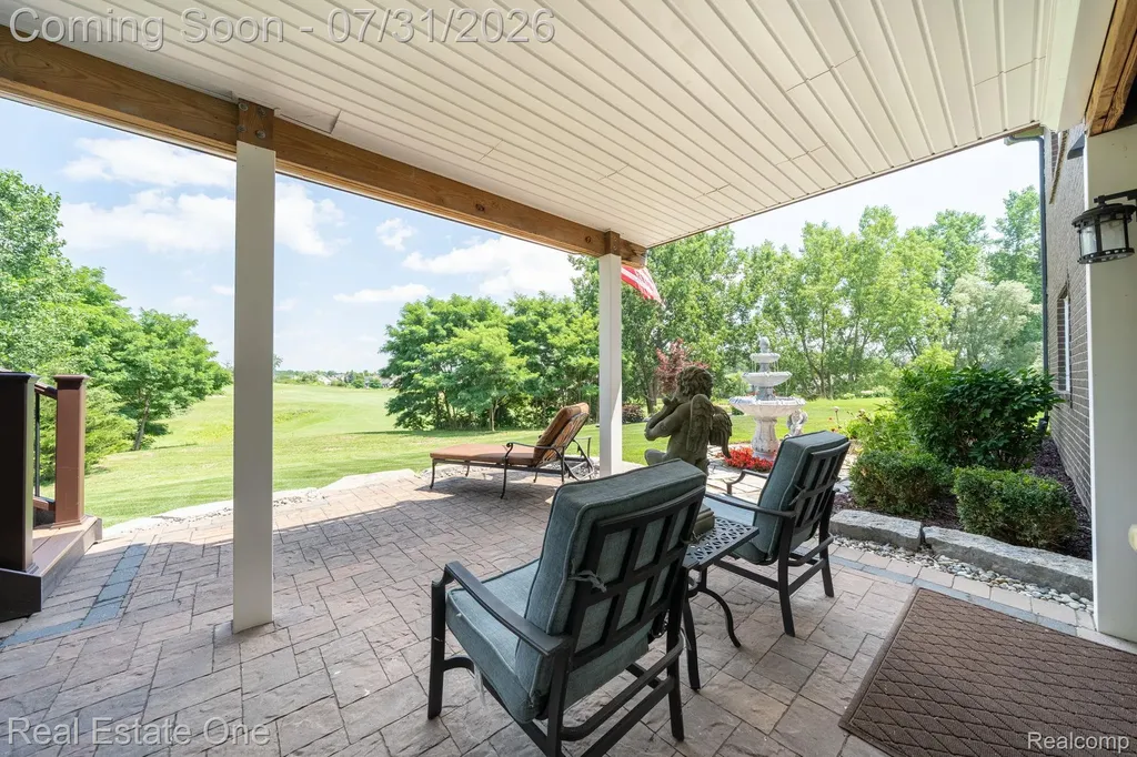 294 Golfside Drive Oxford Charter Township MI 48371