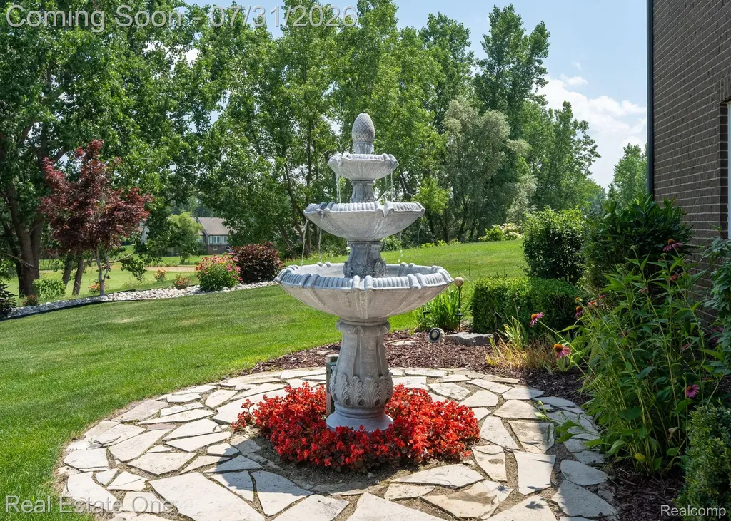 294 Golfside Drive Oxford Charter Township MI 48371